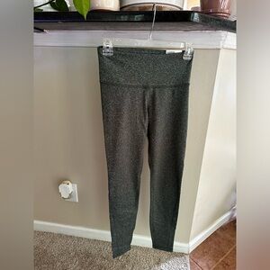 Old Navy Green Leggings / Yoga Pants - Size S